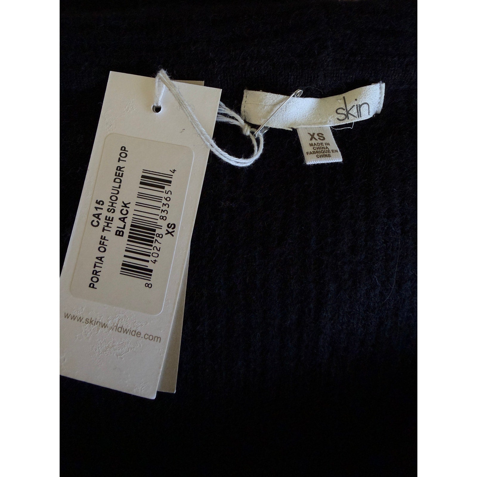 SKIN Portia Off-the-Shoulder Cashmere Top In Black - XS
